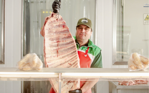 3 sucursales con RNE, RNPA y cumplimiento de todas las normas bromatológicas.