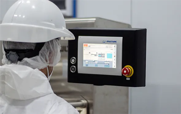 Desposte, corte, confección y envasado al vacío. Maquinaria importada y productos frescos.